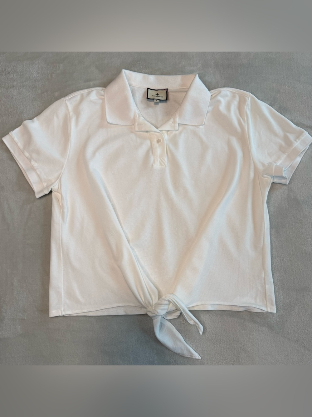 NWOT Tuckernuck Boxy Collared Polo Shirt with Front Tie in White Sz Medium